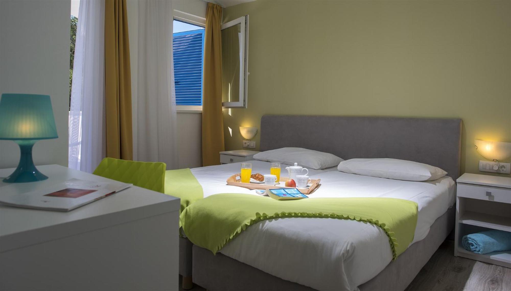 Aminess Vival Port9 Residence Корчула Номер фото